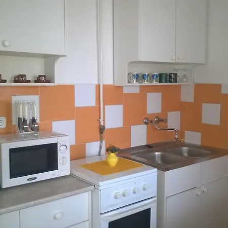 Viktória Apartamento *